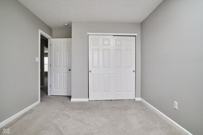 Building Photo - 10856 Trailwood Dr