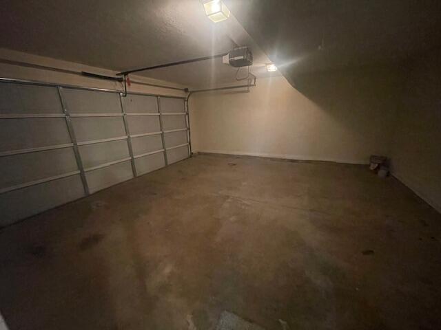 Building Photo - 406 Sandleton Way