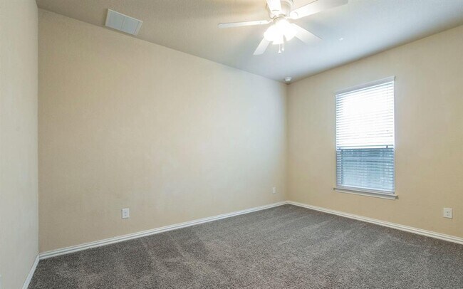 Building Photo - 8021 Arezzo Dr