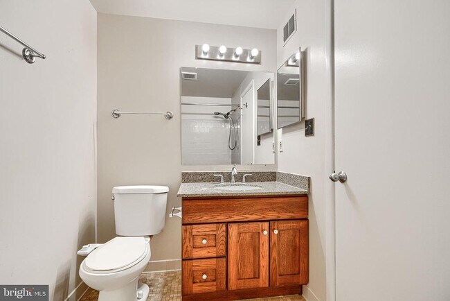 Building Photo - 123 W Barre St