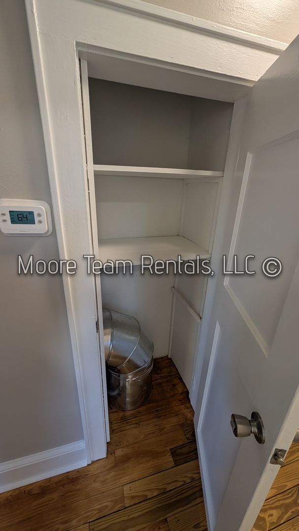 Building Photo - 906 White Pine Dr