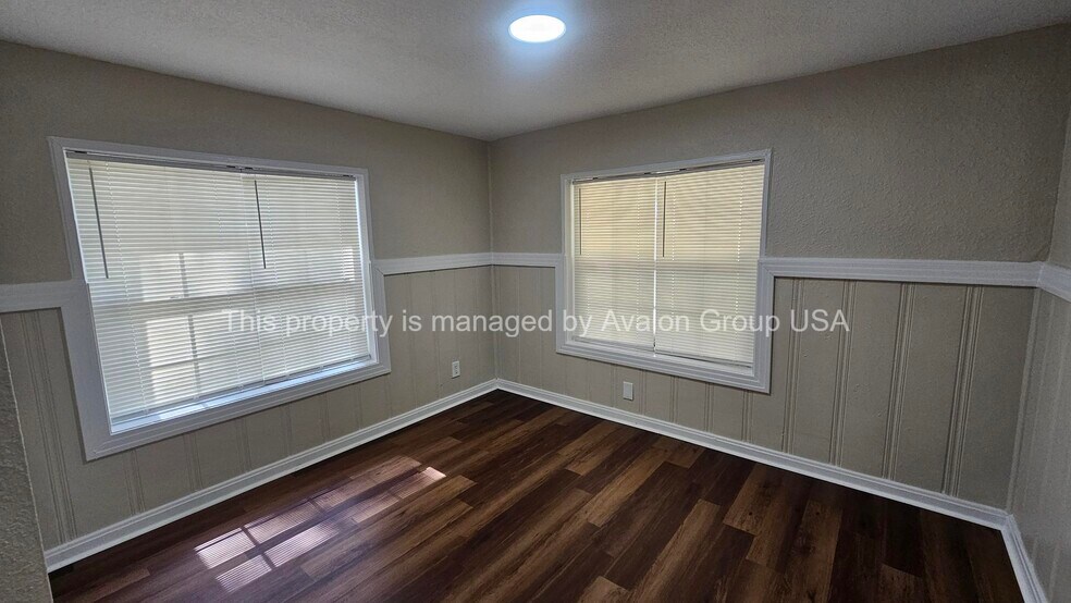 Building Photo - 9831 Ridge Blvd
