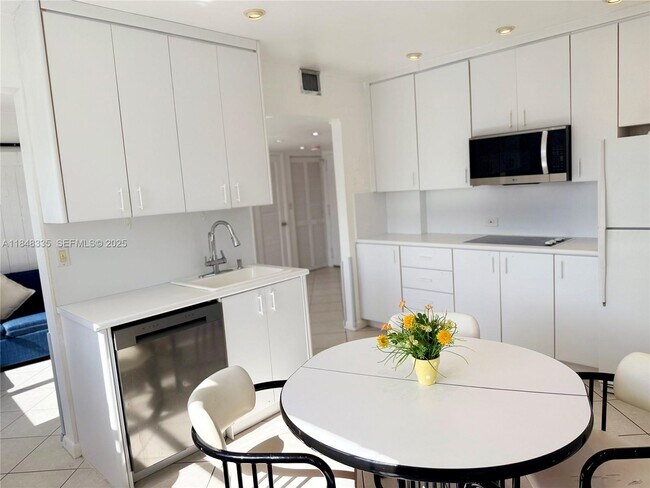 Building Photo - 1390 Ocean Dr