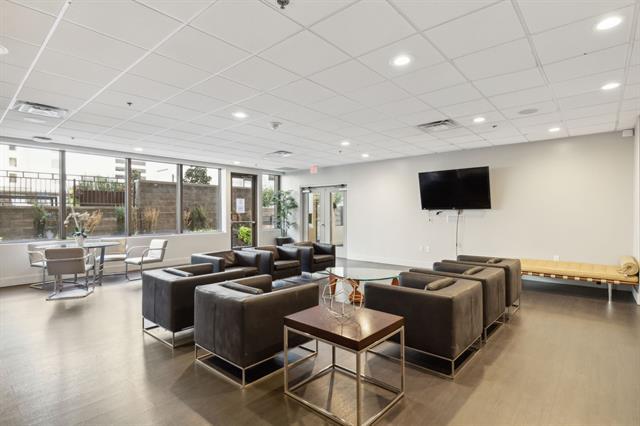 Building Photo - 1200 Main St