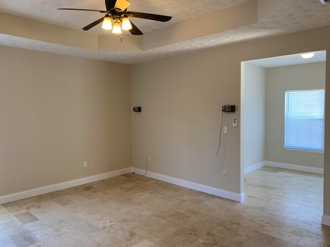 Building Photo - 270 Mallot Beach Dr