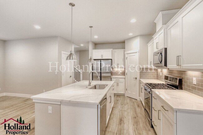 Building Photo - A must-see home in Beaverton where style, location, and lifestyle come together