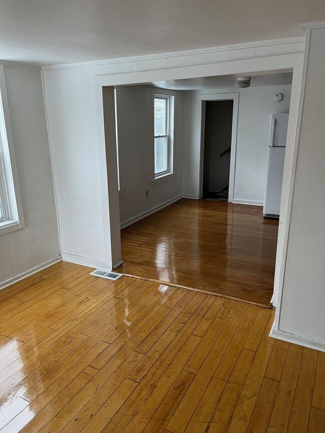 Building Photo - 15-17 Peru Street