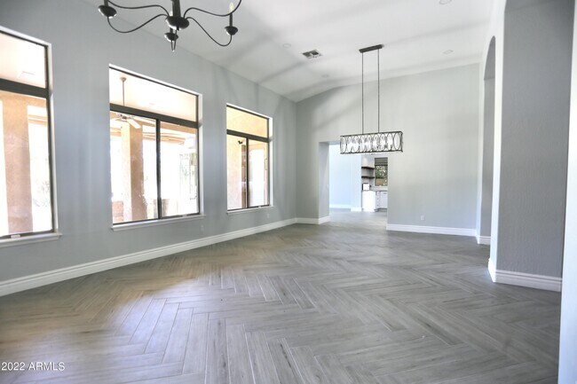 Building Photo - 1084 W Enfield Pl