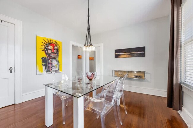 Building Photo - 536 Hawthorne Ln