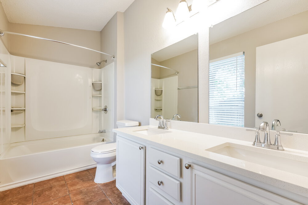 Building Photo - 4653 Feathercrest Dr