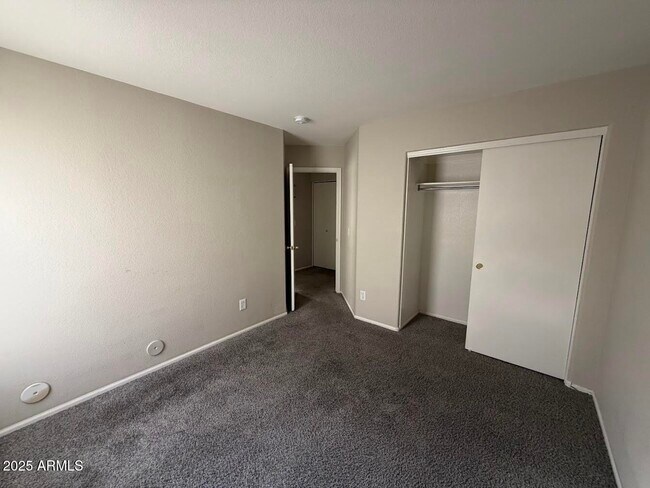 Building Photo - 16567 W Latham St