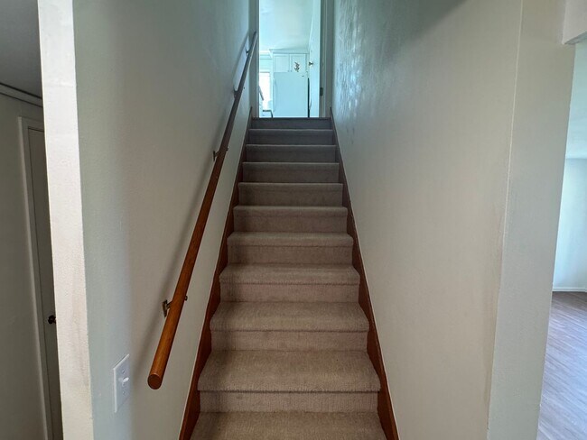 Building Photo - 3 bed/2 Bath, Spacious Home in Mount Verno...