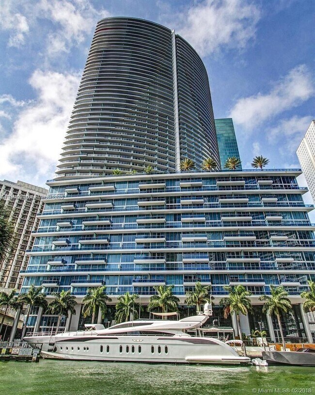 Building Photo - 200 Biscayne Blvd Way