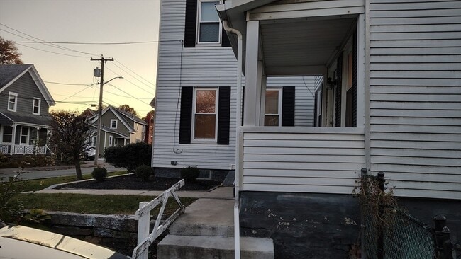 Building Photo - 11 Jackson St