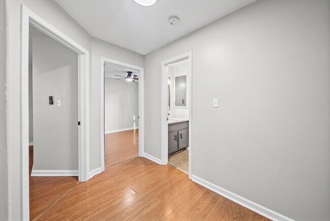 Building Photo - 3 Bedroom 1 1/2 Bath Renovated Home For Rent!