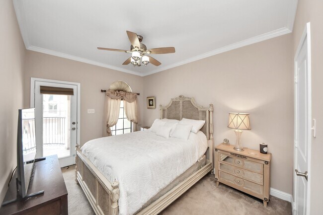 Building Photo - 2414 Driscoll St