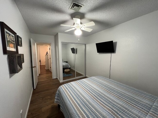 Building Photo - SUNSET MESA HOME WITH POOL ACCESS!
