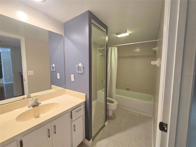 Building Photo - 5263 Brook Ct