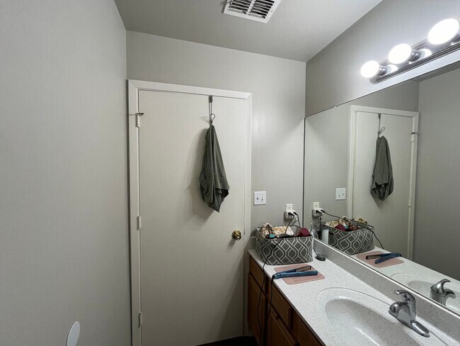 Building Photo - Coming Soon! Charming and Contemporary 3-B...