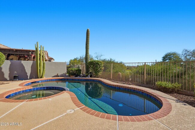 Building Photo - 15707 E Cactus Dr