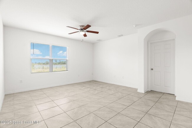 Building Photo - 2053 Farmhouse Rd SE