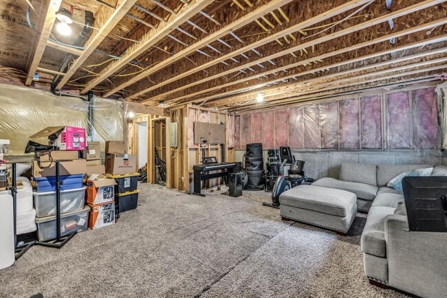 Building Photo - 1503 N August Dr