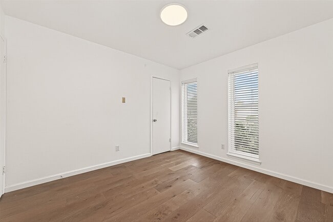 Building Photo - 10823 Sandstone St