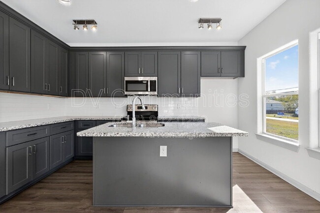 Building Photo - 4423 Brinkley St