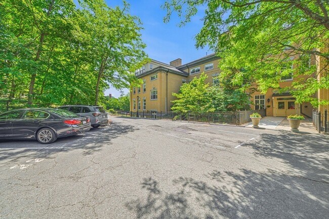 Building Photo - 145 Glenwood St
