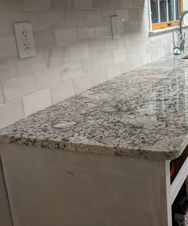 Building Photo - 233 Jackson Ave