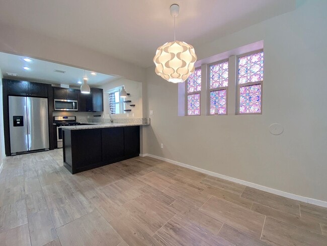 Building Photo - West El Paso 4bed/3.5bath Townhome