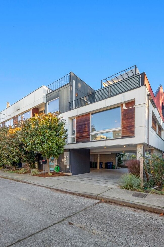Building Photo - Stunning Air Conditioned Alki Condo Overlooking Majestic Puget Sound!