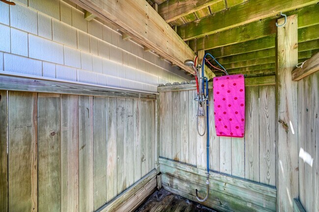 Building Photo - PLAN AND SECURE YOUR WINTER GETAWAY NOW, WHILE YOU HAVE THE BEST SELECTION