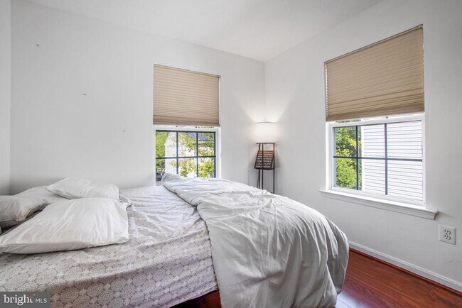 Building Photo - 9820 Berrywood Ct