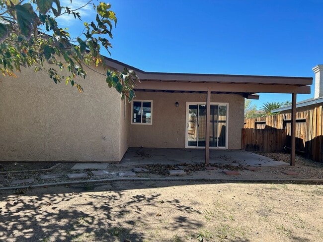 Building Photo - Please call Vaughn Realty, 760-446-6561 to...