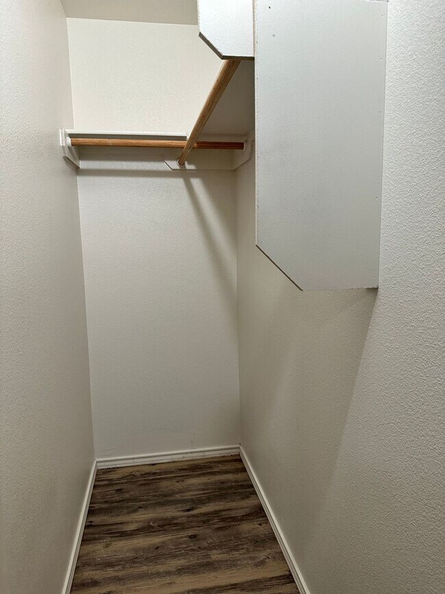 Building Photo - 1101 Preston Trails