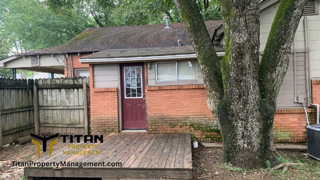 Building Photo - Large 2bed/2bath home