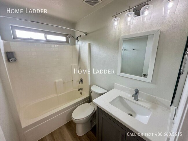 Building Photo - 9732 E Kiowa Ave