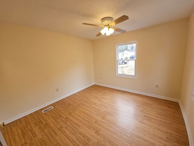 Building Photo - Renovated Mableton 3 Bedroom 2 Bath Home for Rent now