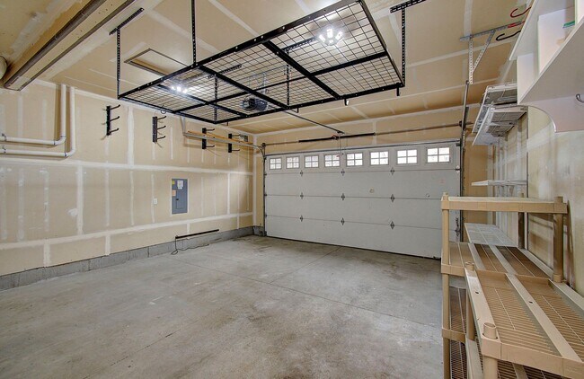 Building Photo - Large 2 Story 4bd 2.5ba Home in Vancouver