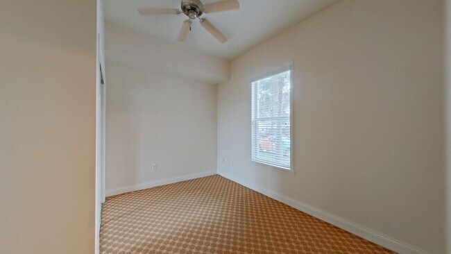 Building Photo - Unique Luxury 3/2 Condo in Reunion