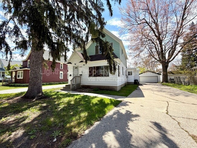 Building Photo - 1165 W Dale Ave