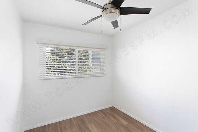 Building Photo - *OPEN HOUSE: 8/24 12-1PM* 1 BR Cottage in ...