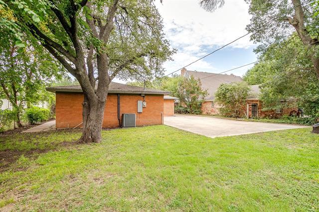 Building Photo - 3704 Jeanette Dr