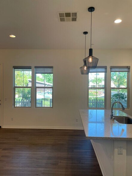 Building Photo - 58 Promesa Ave