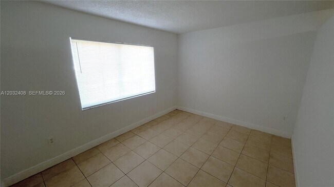 Building Photo - 505 NW 177th St
