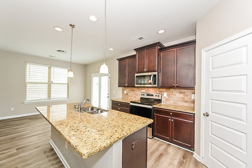 Building Photo - 360 Lossie Ln