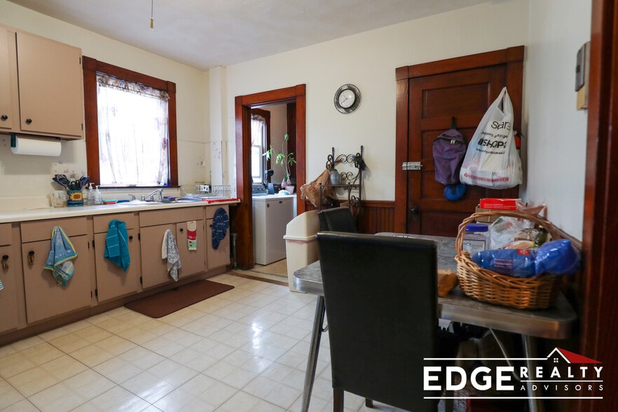 Building Photo - 6 Orange St