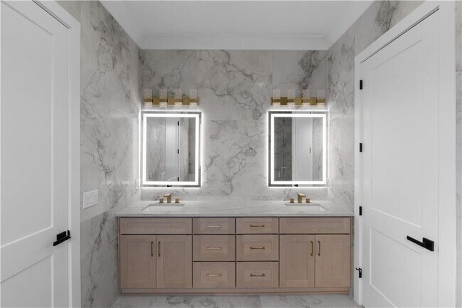 Building Photo - 407 Buford