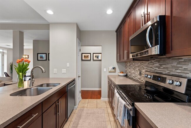 Building Photo - 4260 Lindell Blvd